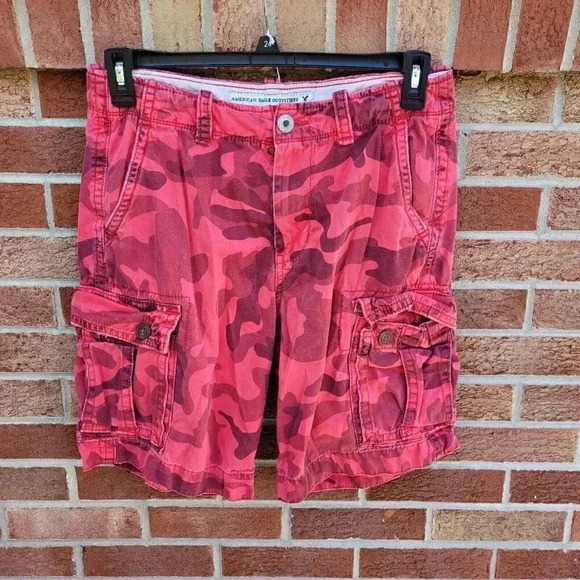 American Eagle Outfitters Shorts Men's Size 30 Classic Cargo Red Camouflage Y2K - Picture 1 of 6